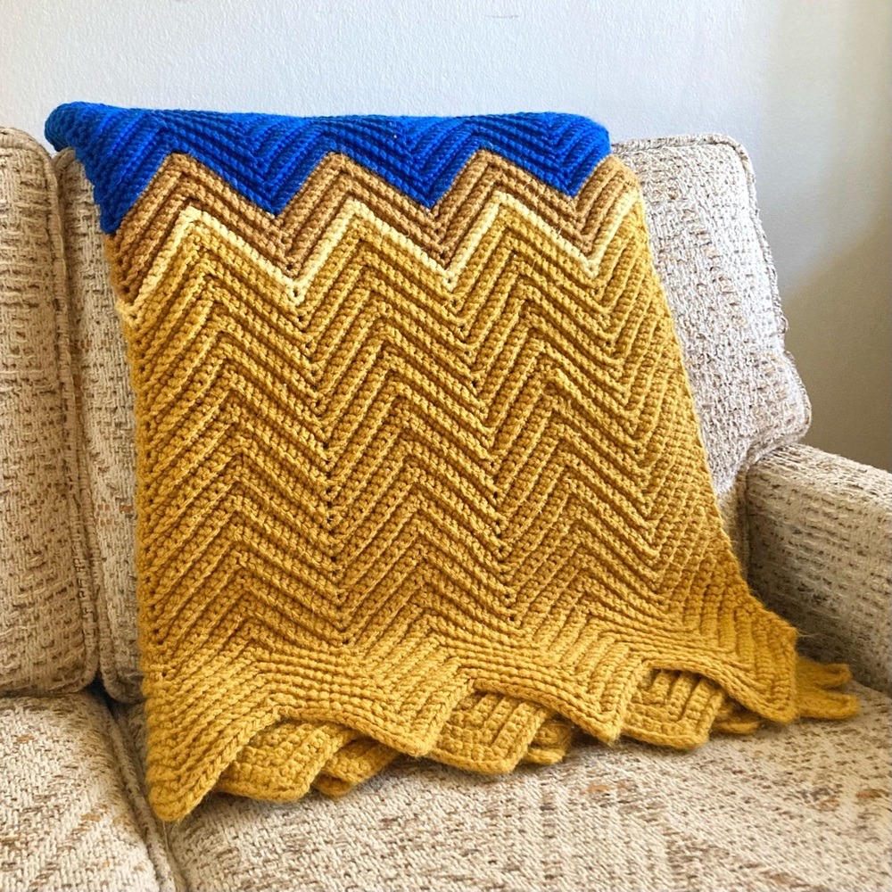 Vintage Two Tone Chevron Pattern Afghan Throw